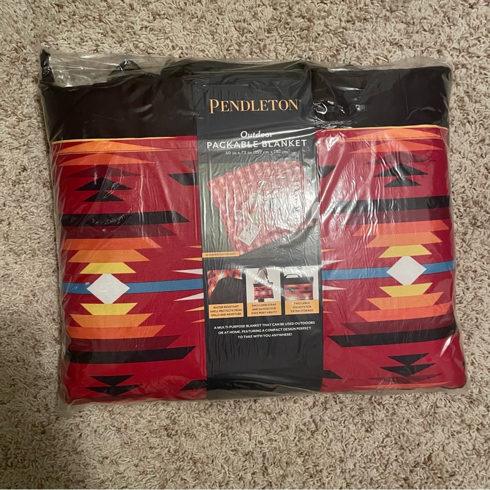 {NWT} {Pendleton} {Red} [Packable Throw Blanket]